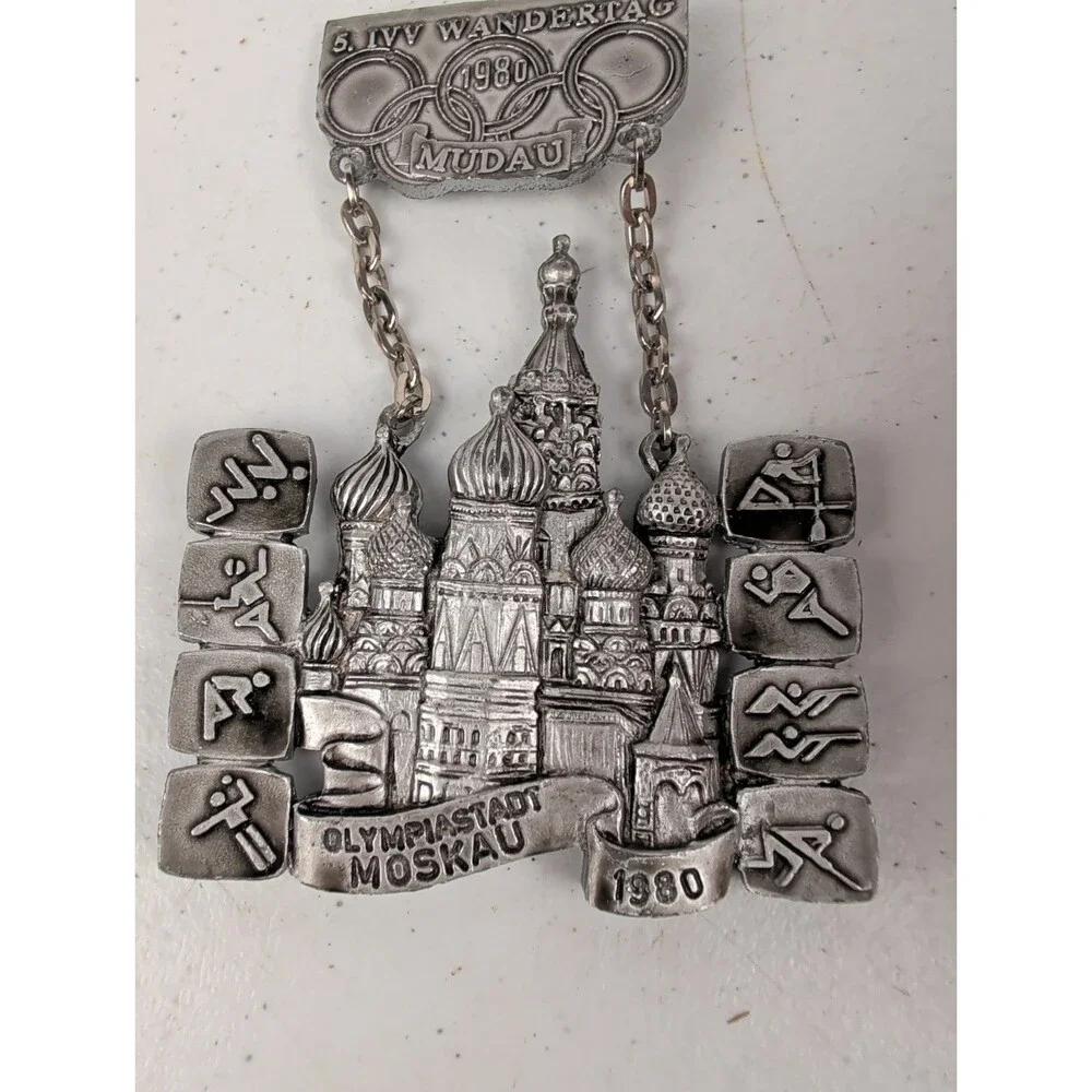1980 5th IVV Wandertag Mudau Moscow Olympics Souvenir Medal Pin Vintage Selent